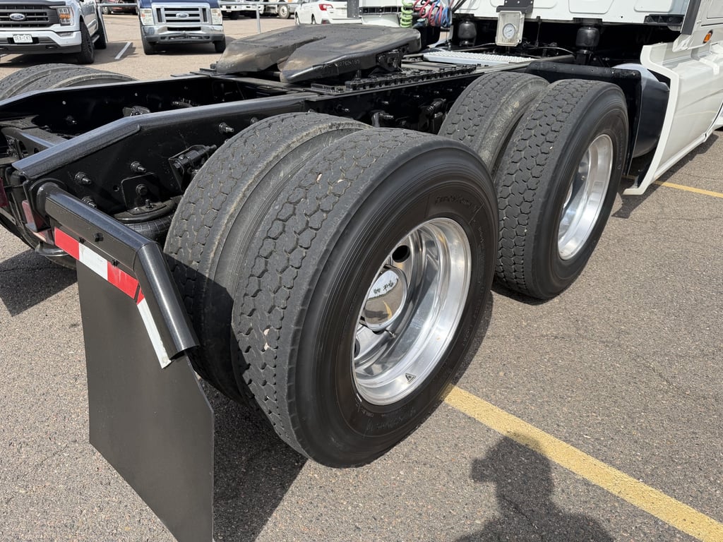 2019 International LT in Denver, CO — photo 4