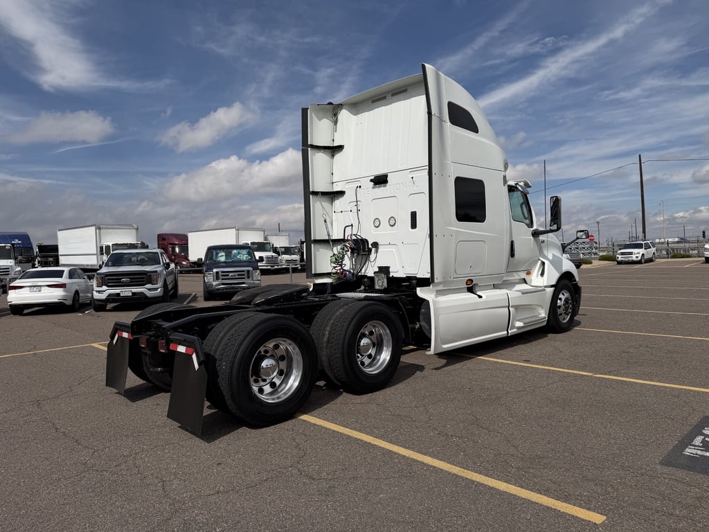 2019 International LT in Denver, CO — photo 3