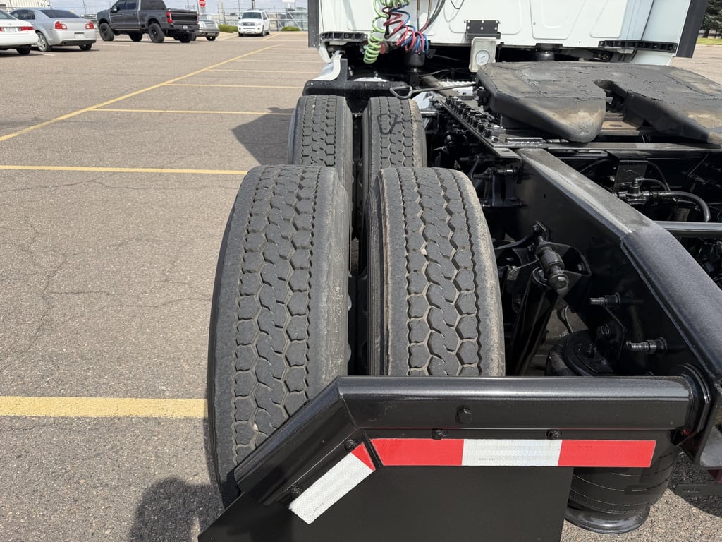 2019 International LT in Denver, CO — photo 7