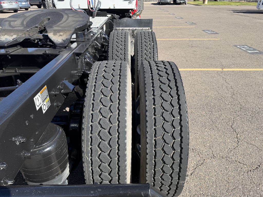 2023 Kenworth T880 in Denver, CO — photo 5