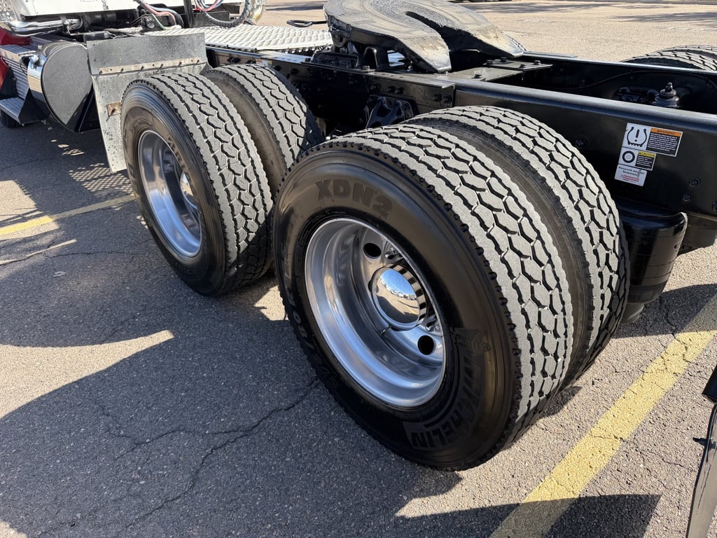 2023 Kenworth T880 in Denver, CO — photo 8