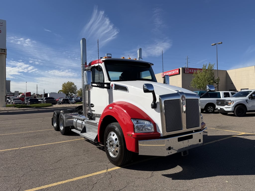 2023 Kenworth T880 in Denver, CO