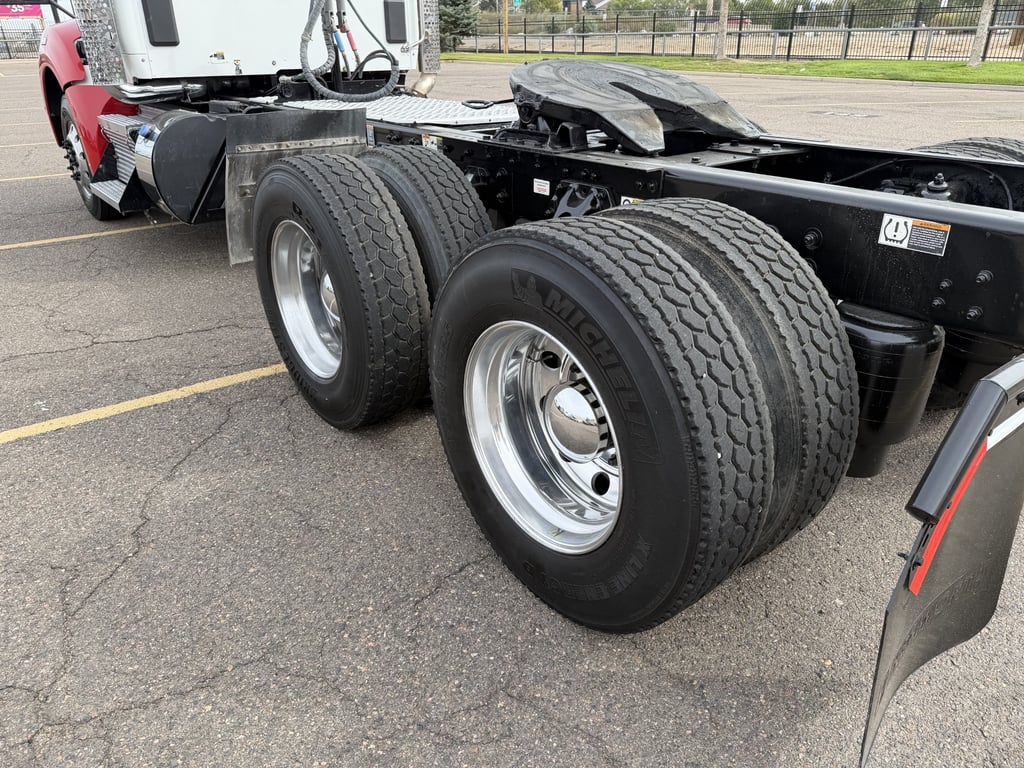 2023 Kenworth T880 in Denver, CO — photo 8