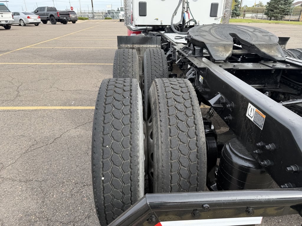 2023 Kenworth T880 in Denver, CO — photo 7