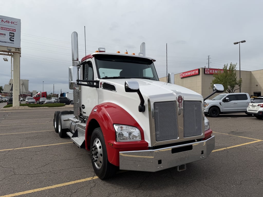 2023 Kenworth T880 in Denver, CO