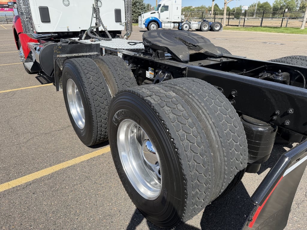 2023 Kenworth T880 in Denver, CO — photo 8