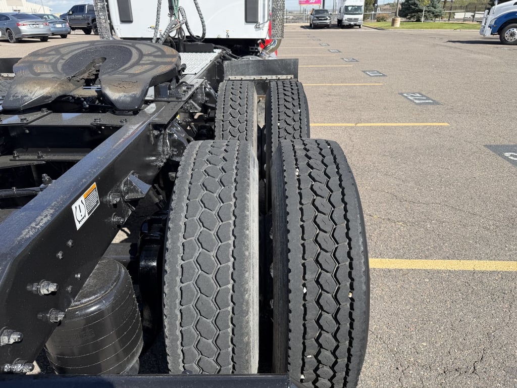 2023 Kenworth T880 in Denver, CO — photo 5