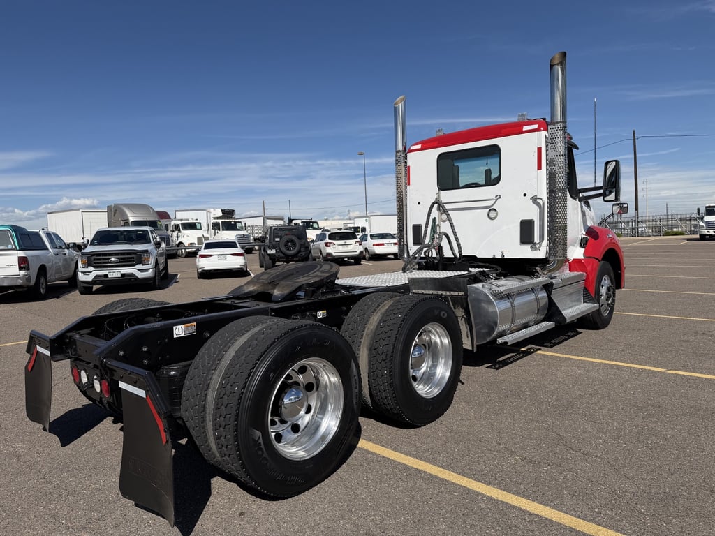2023 Kenworth T880 in Denver, CO — photo 3