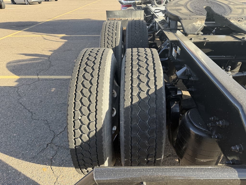 2023 Kenworth T880 in Denver, CO — photo 7