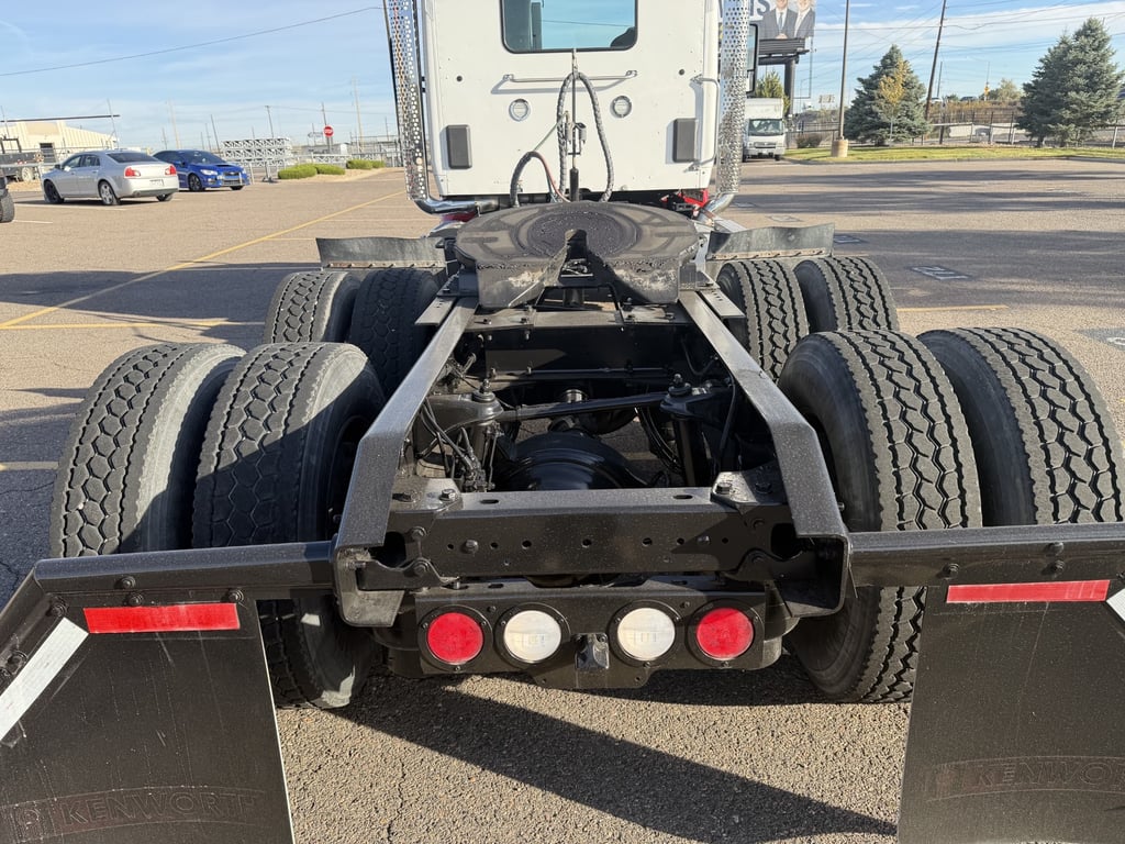 2023 Kenworth T880 in Denver, CO — photo 6