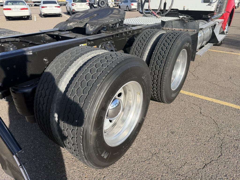 2023 Kenworth T880 in Denver, CO — photo 4