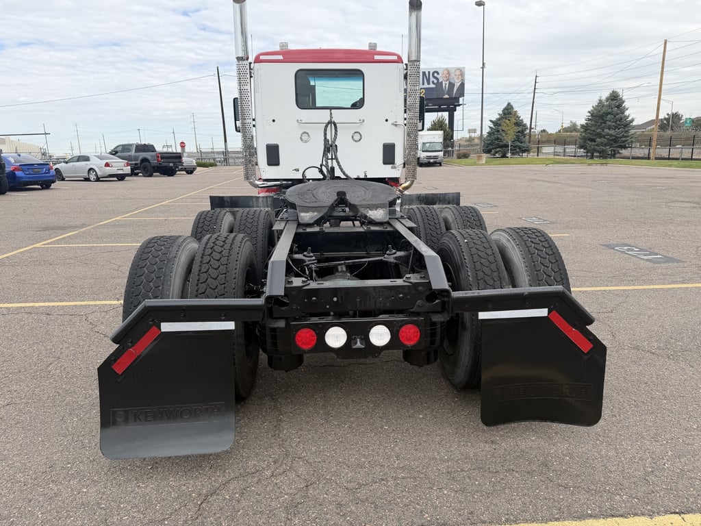 2023 Kenworth T880 in Denver, CO — photo 6