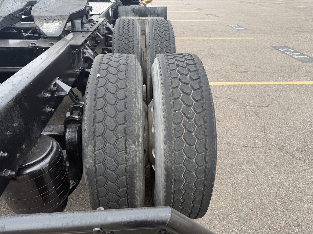 2023 Kenworth T880 in Denver, CO — photo 5