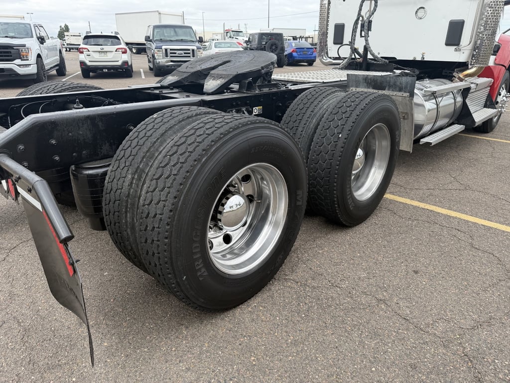 2023 Kenworth T880 in Denver, CO — photo 4