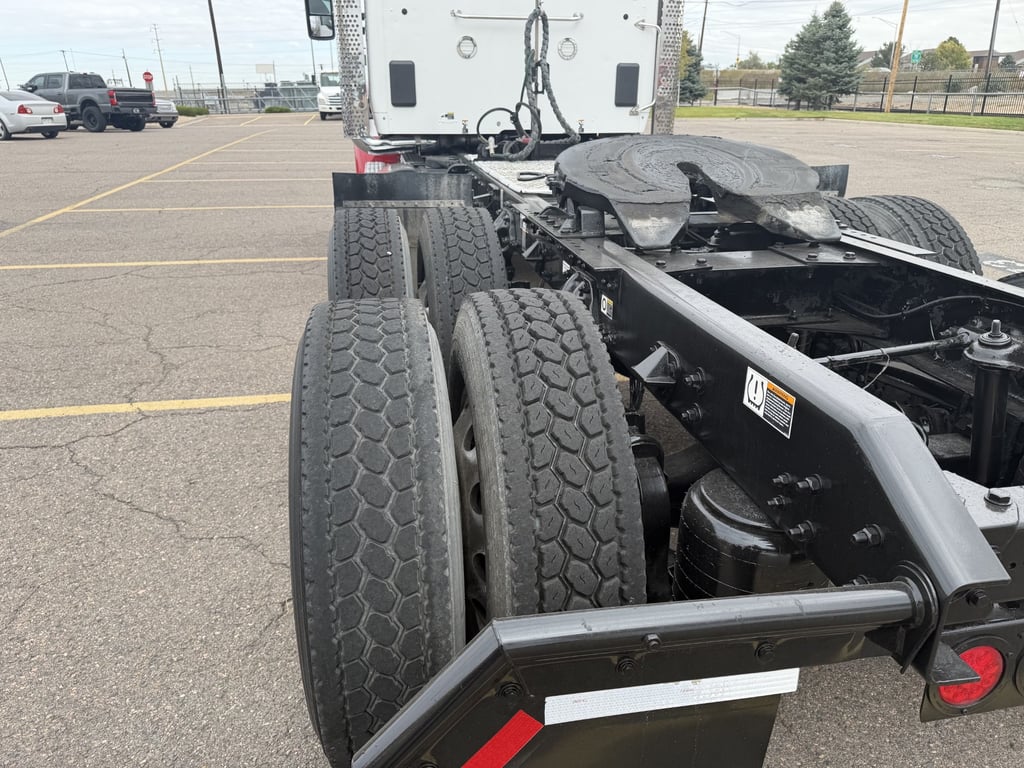 2023 Kenworth T880 in Denver, CO — photo 7