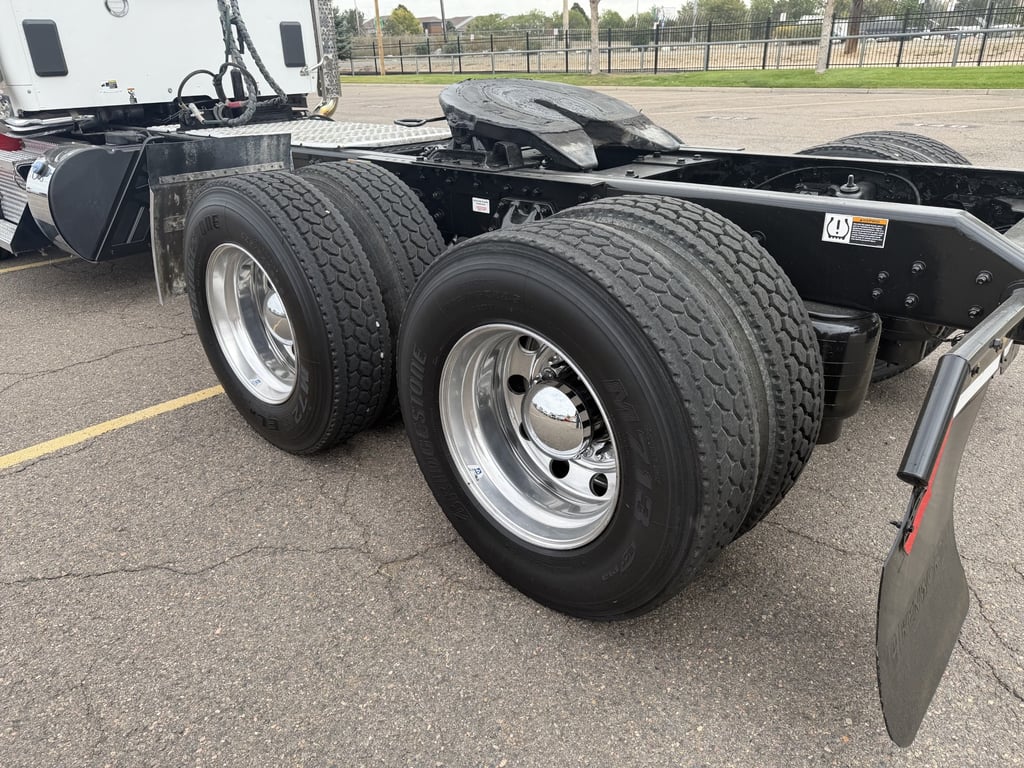 2023 Kenworth T880 in Denver, CO — photo 8