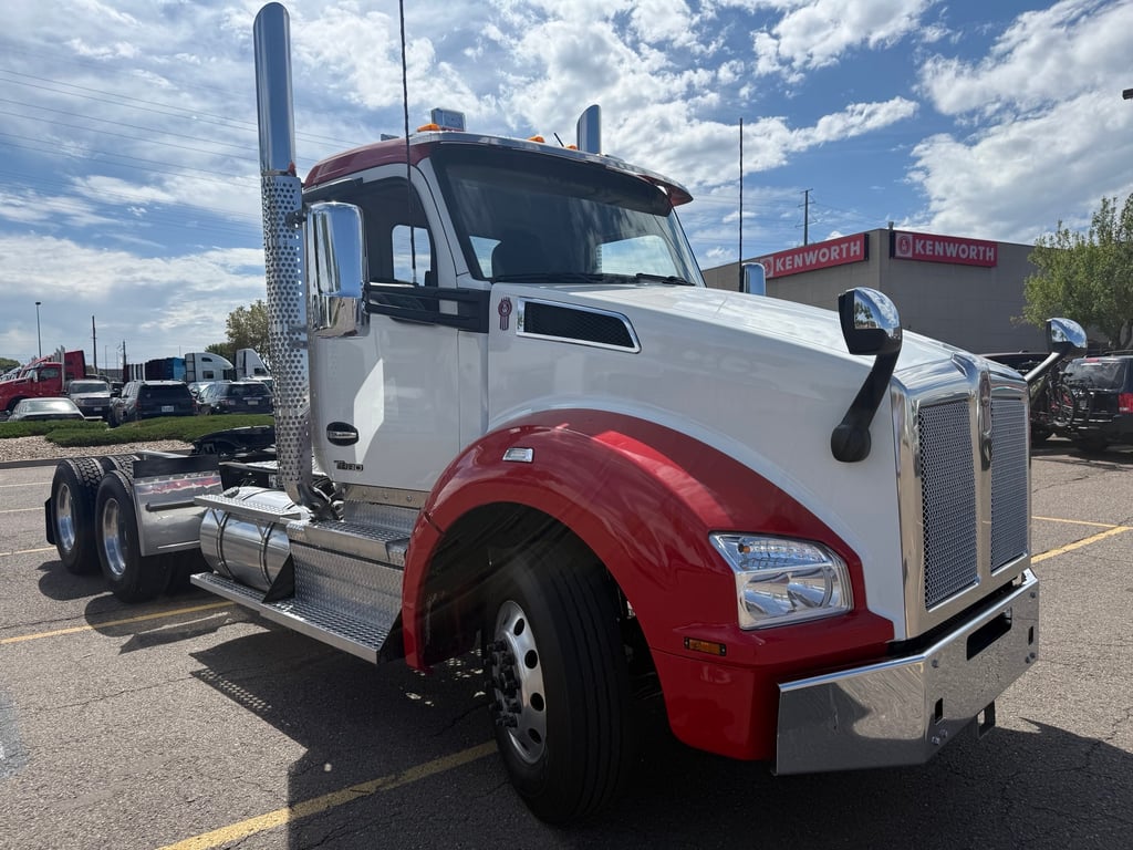 2023 Kenworth T880 in Denver, CO