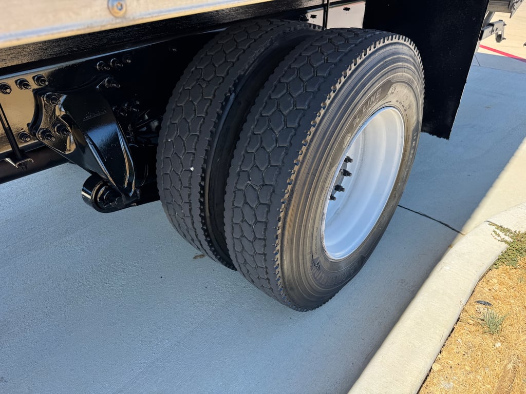 2022 Freightliner M2 106 in Denton — photo 4