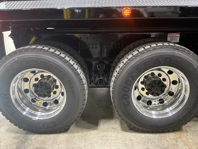 2027 Kenworth T880 in Charlotte — photo 3