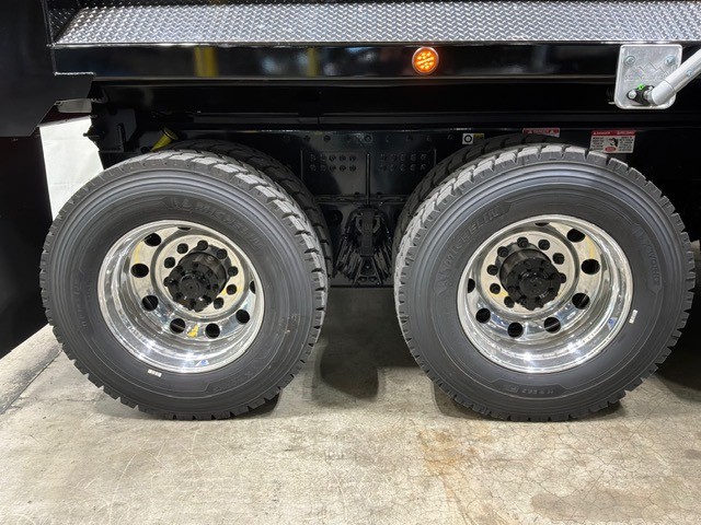 2027 Kenworth T880 in Knoxville, TN — photo 3