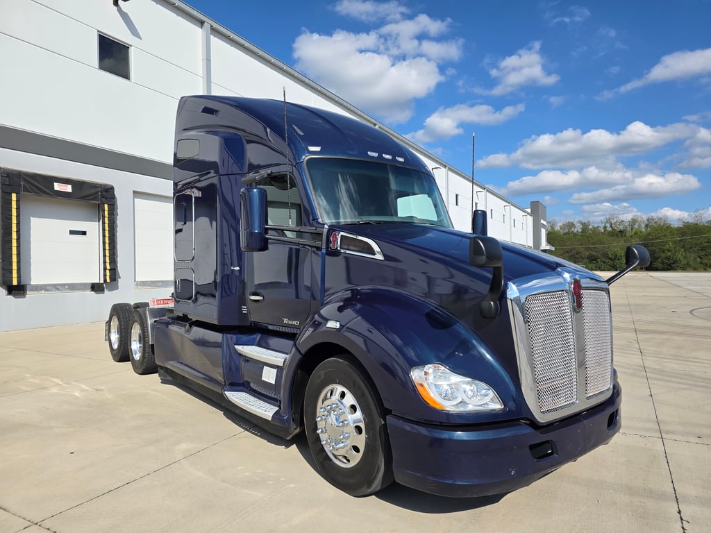2018 Kenworth T680 in Kansas City, MO