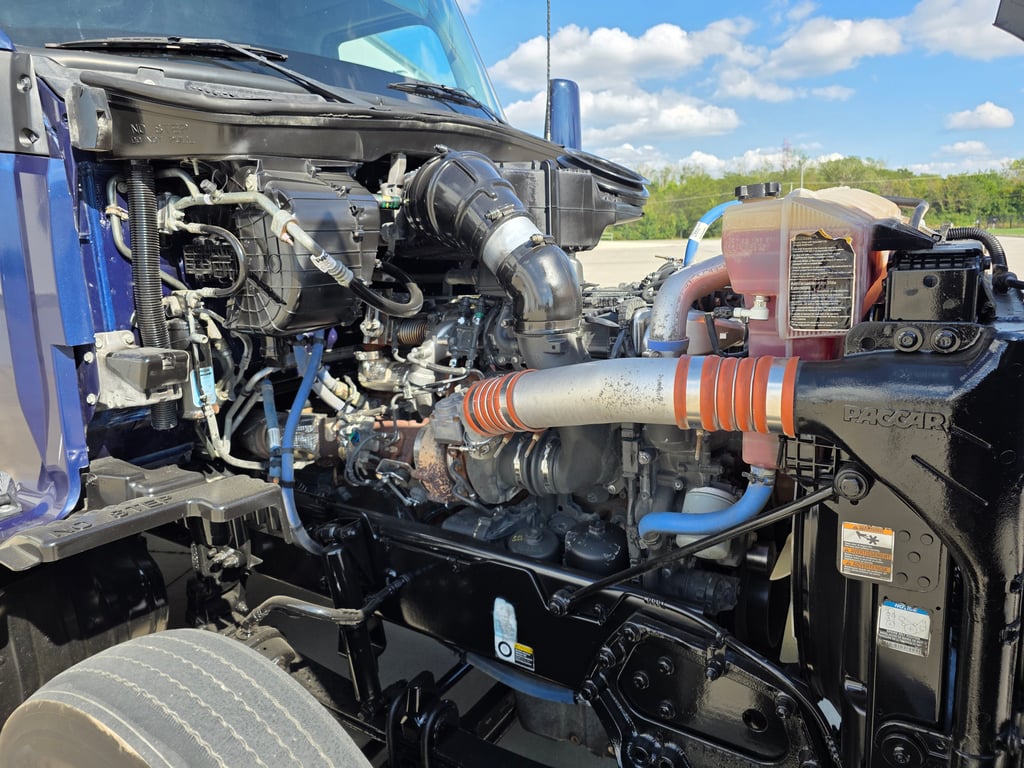 2018 Kenworth T680 in Kansas City, MO — photo 2