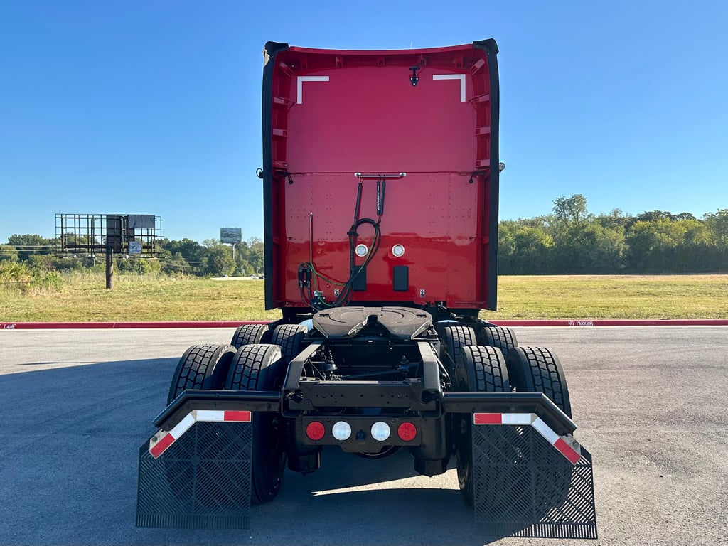 2023 Kenworth T680 in Springdale, AR — photo 5