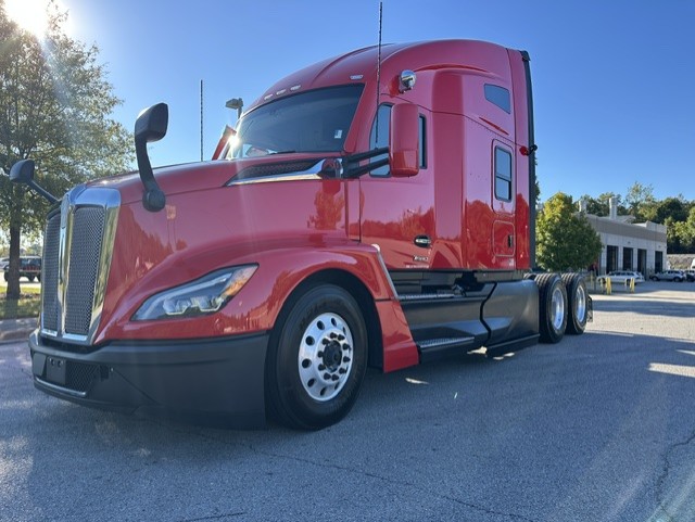 2023 Kenworth T680 in Chattanooga, TN — photo 2