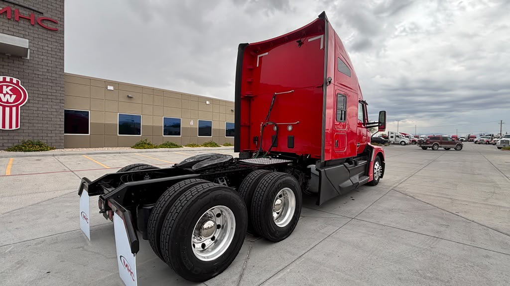 2023 Kenworth T680 in El Paso, TX — photo 8