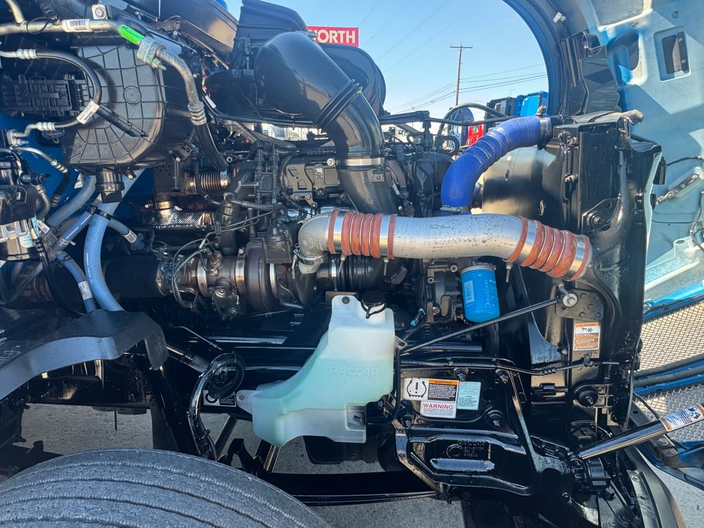2023 Kenworth T680 in Dallas, TX — photo 7
