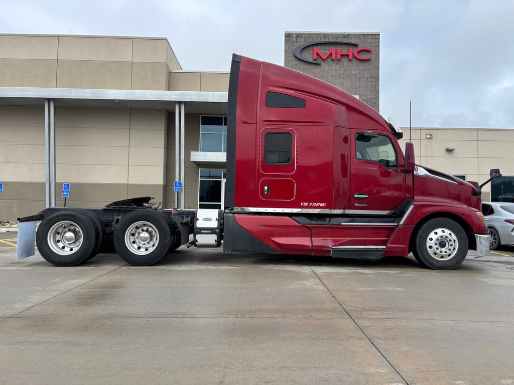 2023 Kenworth T680 in Omaha, NE — photo 7