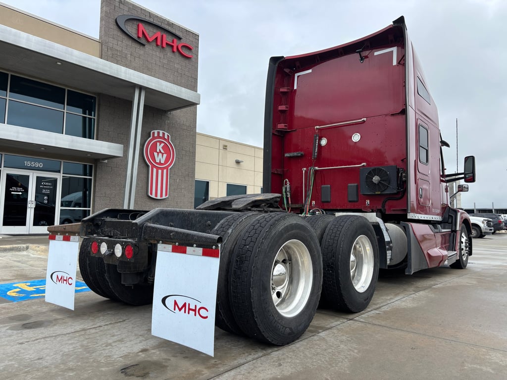 2023 Kenworth T680 in Omaha, NE — photo 8