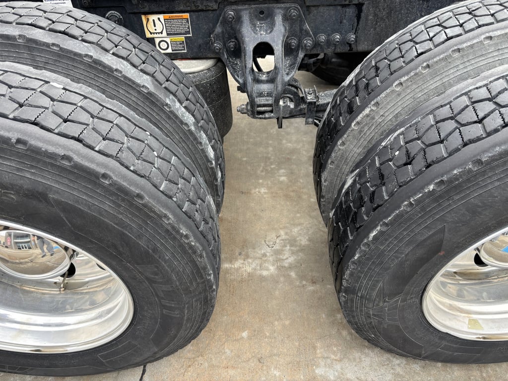 2023 Kenworth T680 in Omaha, NE — photo 4