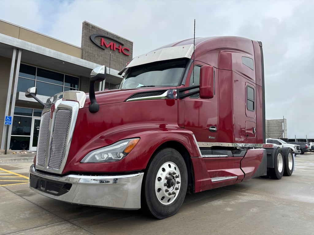 2023 Kenworth T680 in Omaha, NE — photo 2