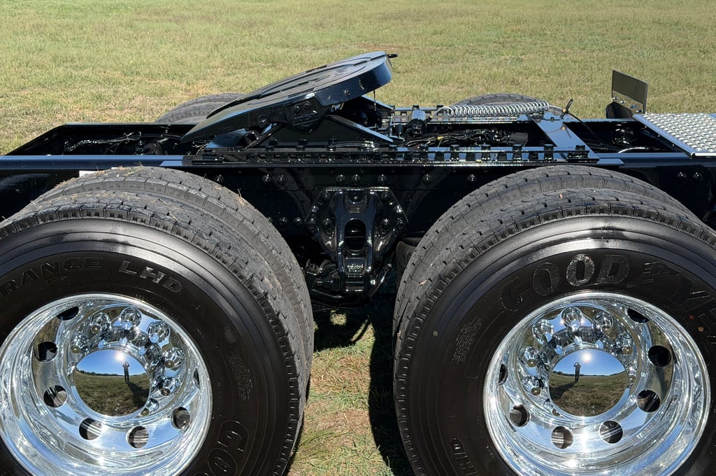 2027 Kenworth W900 in Joplin, MO — photo 4