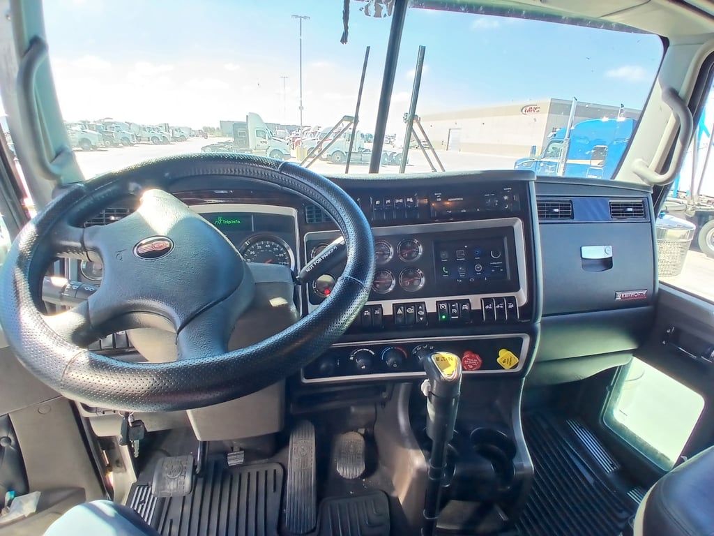 2023 Kenworth W900 in Omaha, NE — photo 6
