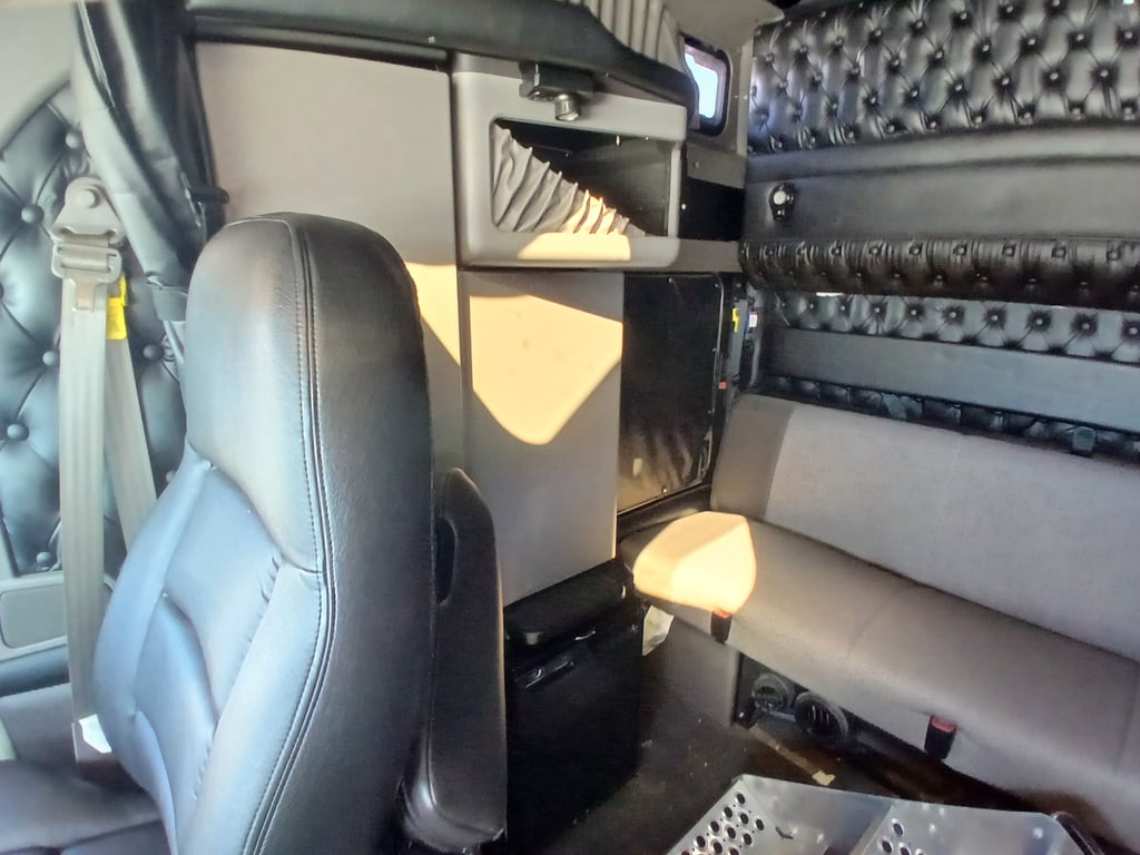 2023 Kenworth W900 in Omaha, NE — photo 7