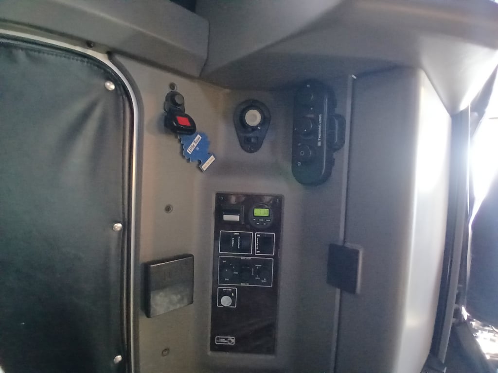 2023 Kenworth W900 in Omaha, NE — photo 8