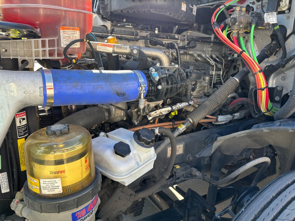 2023 Freightliner Cascadia in Omaha, NE — photo 6