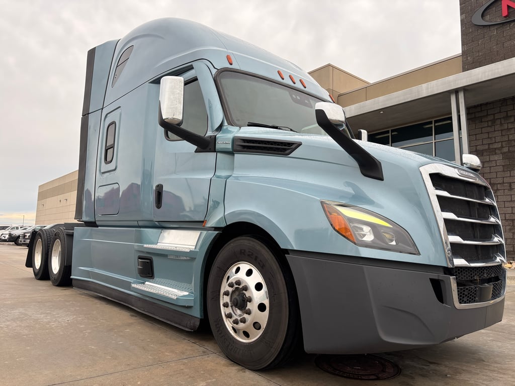 2023 Freightliner Cascadia in Omaha, NE