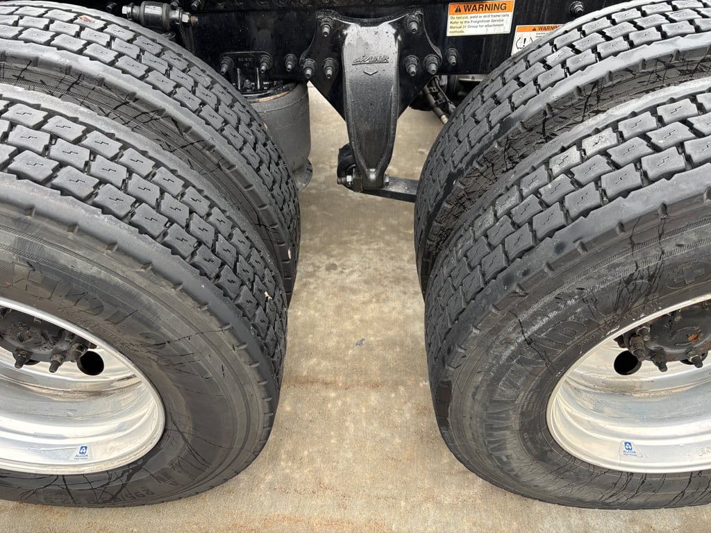 2023 Freightliner Cascadia in Omaha, NE — photo 4