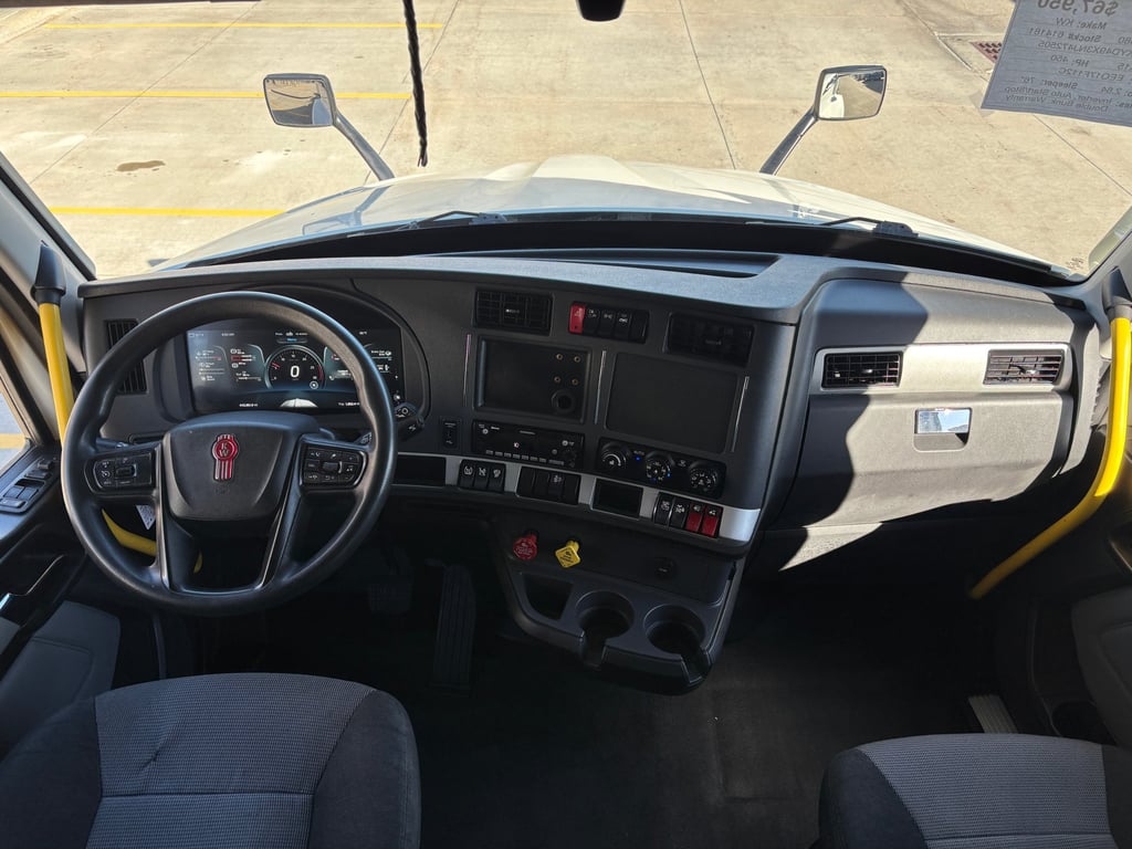 2023 Kenworth T680 in Omaha, NE — photo 3