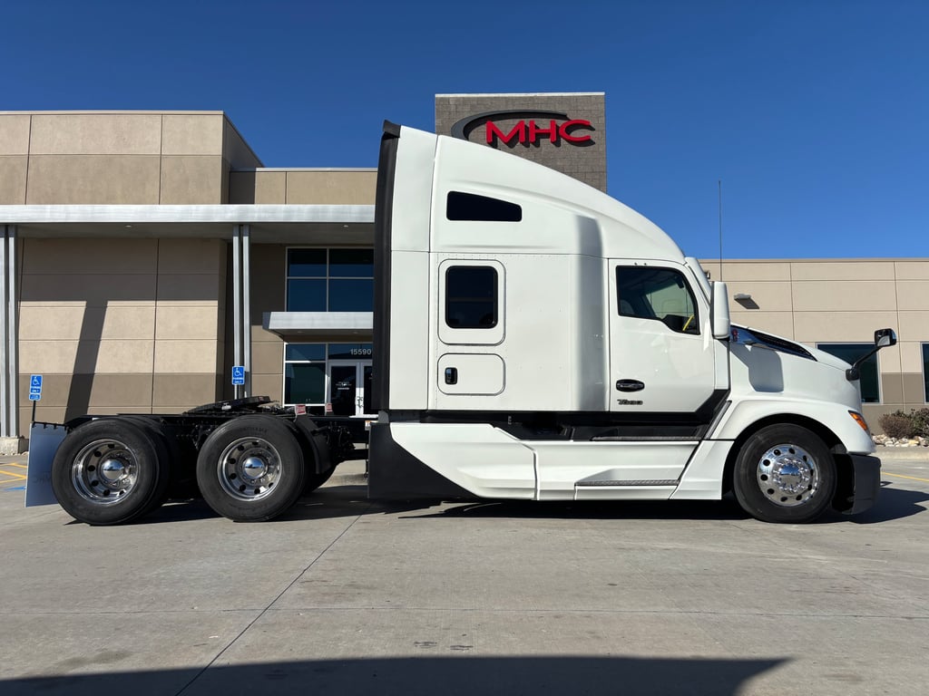 2023 Kenworth T680 in Omaha, NE — photo 6