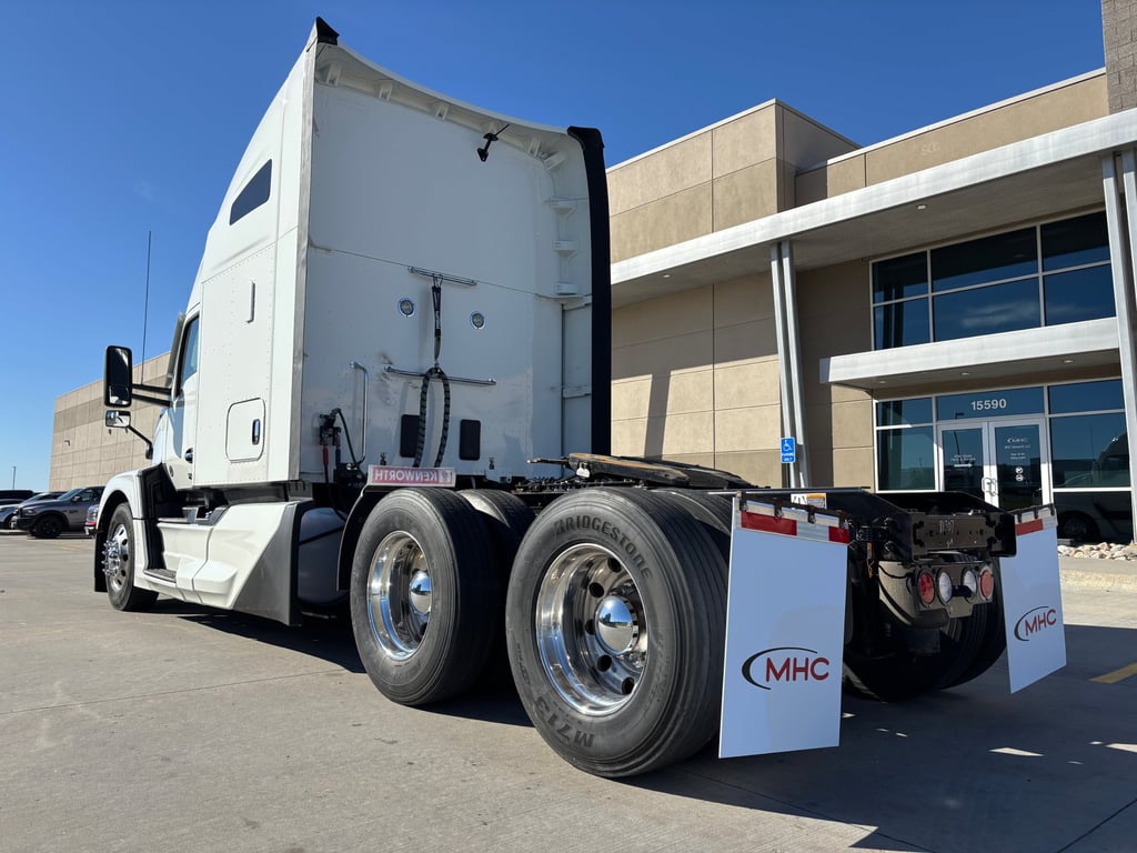 2023 Kenworth T680 in Omaha, NE — photo 8