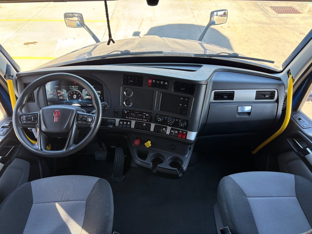 2023 Kenworth T680 in Omaha, NE — photo 3