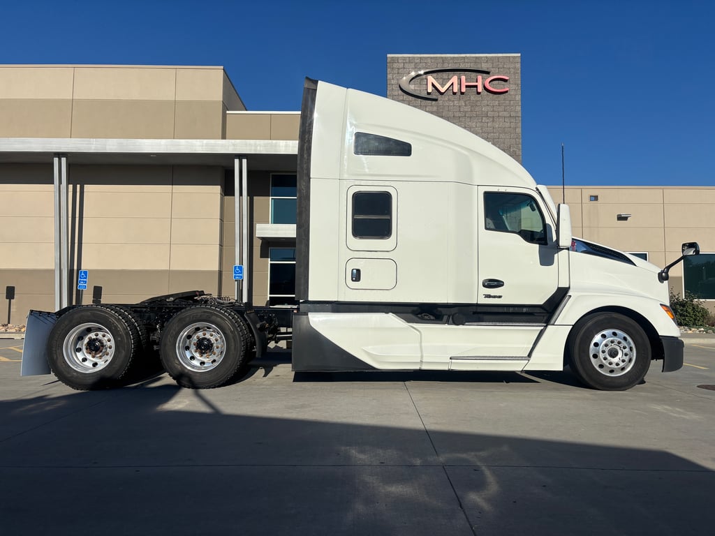 2023 Kenworth T680 in Omaha, NE — photo 7
