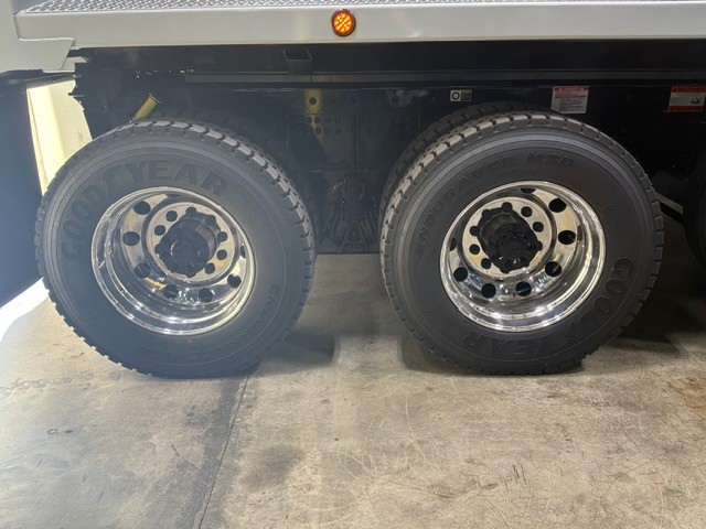 2027 Kenworth T880 in Kansas City, MO — photo 3