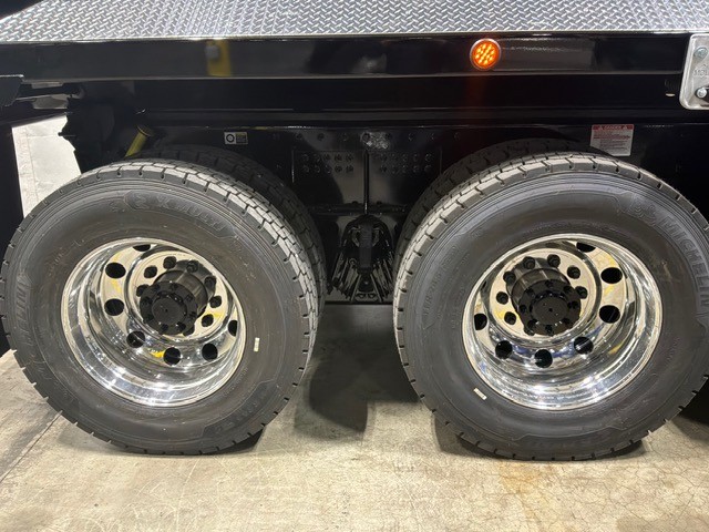 2027 Kenworth T880 in Joplin, MO — photo 3