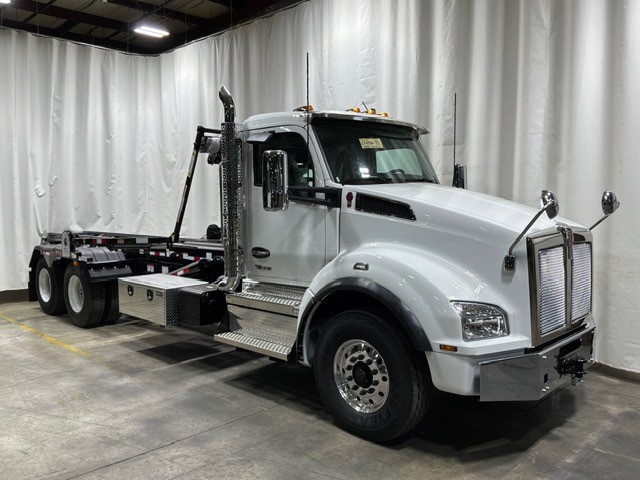 2027 Kenworth T880 in Omaha, NE