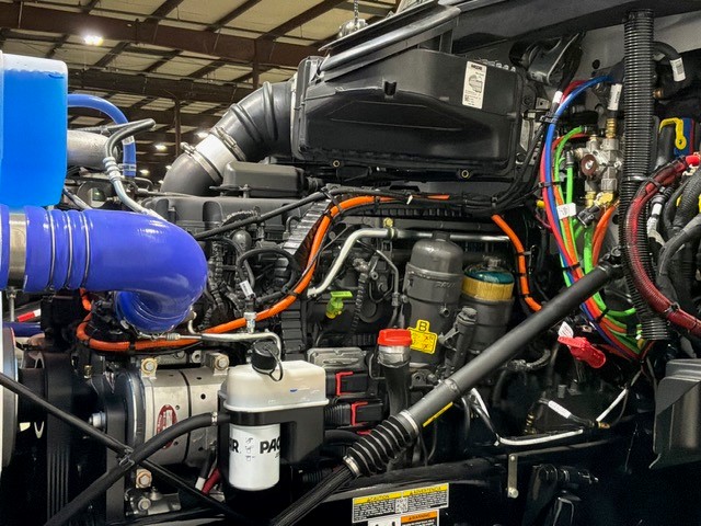 2027 Kenworth T880 in Omaha, NE — photo 5